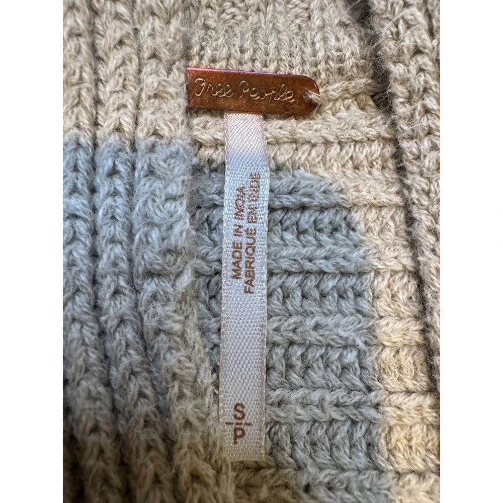 Free‎ People Chunky Knit Sweater Womens Small Beige Boho Frayed Trim Oversized